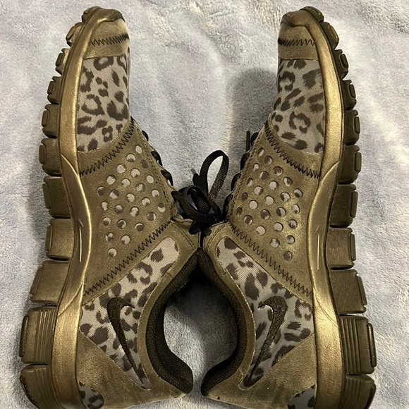 EUC WMNS Nike Free 5.0 V4 Black Leopard Shoes - Picture 7 of 10